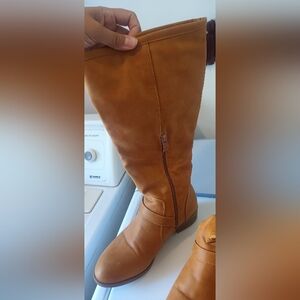 Womens boots size 7